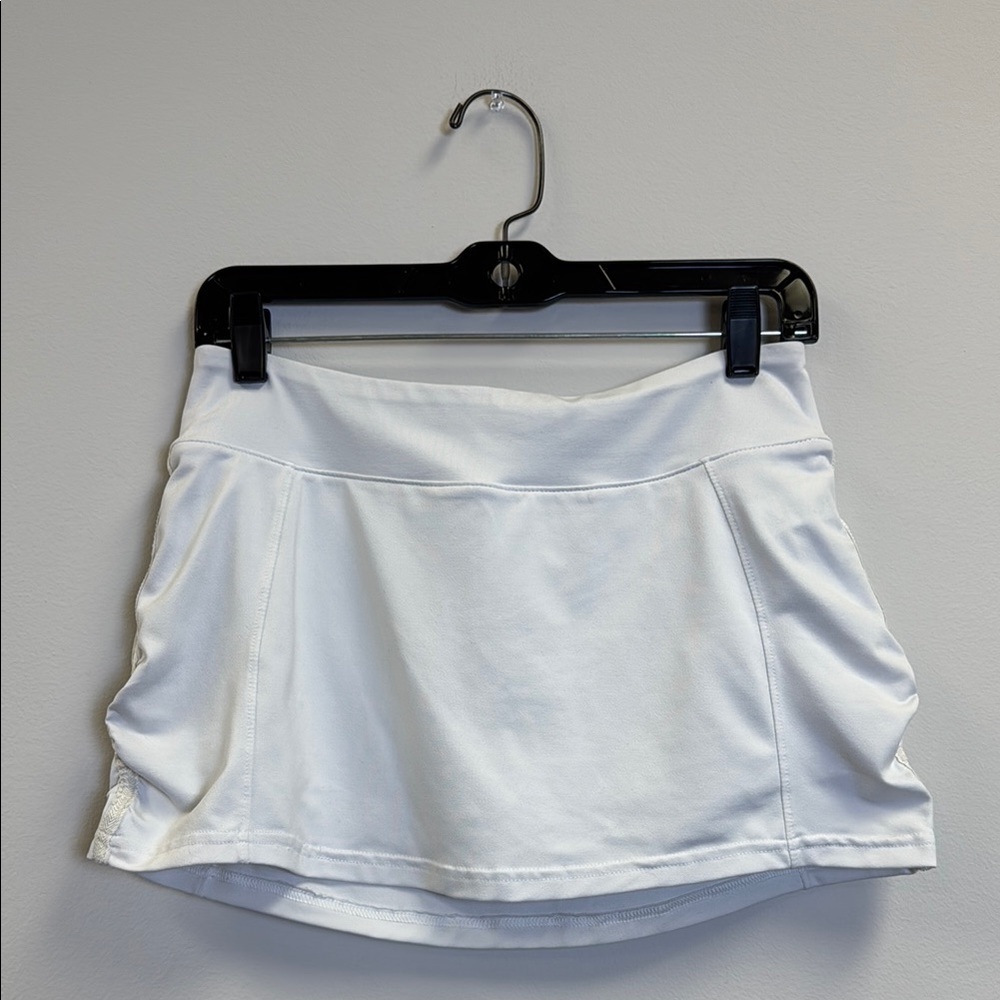 Forever 21 Large Women’s White Mini Skirt